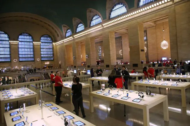 Apple inaugura maior loja do mundo na estação Grand Central em