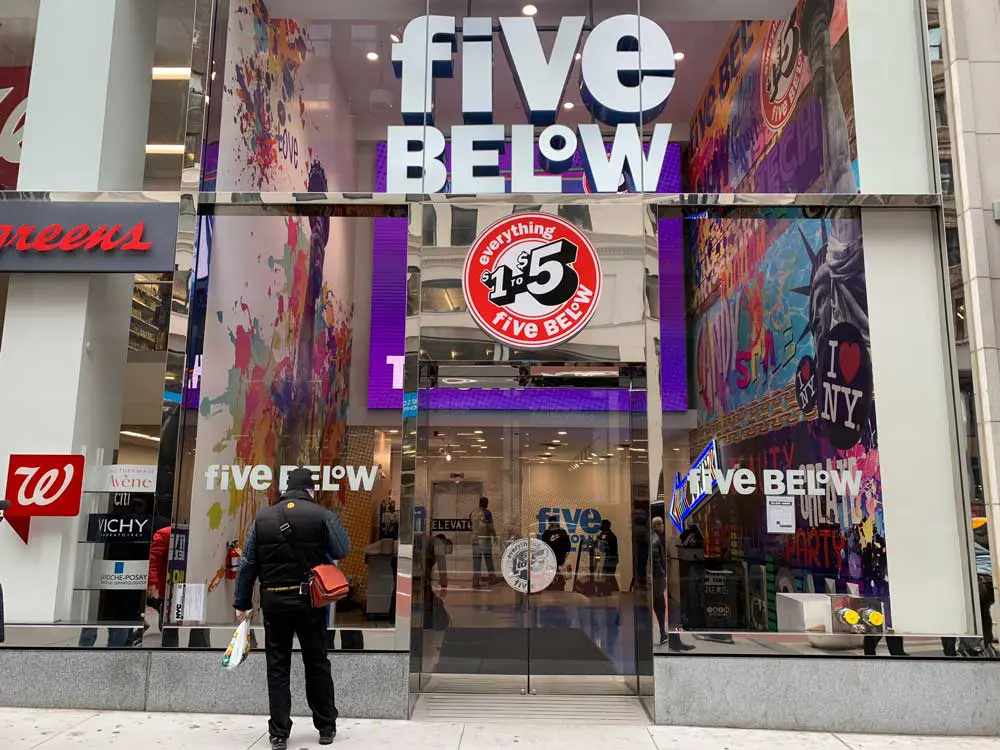 five below em nova york