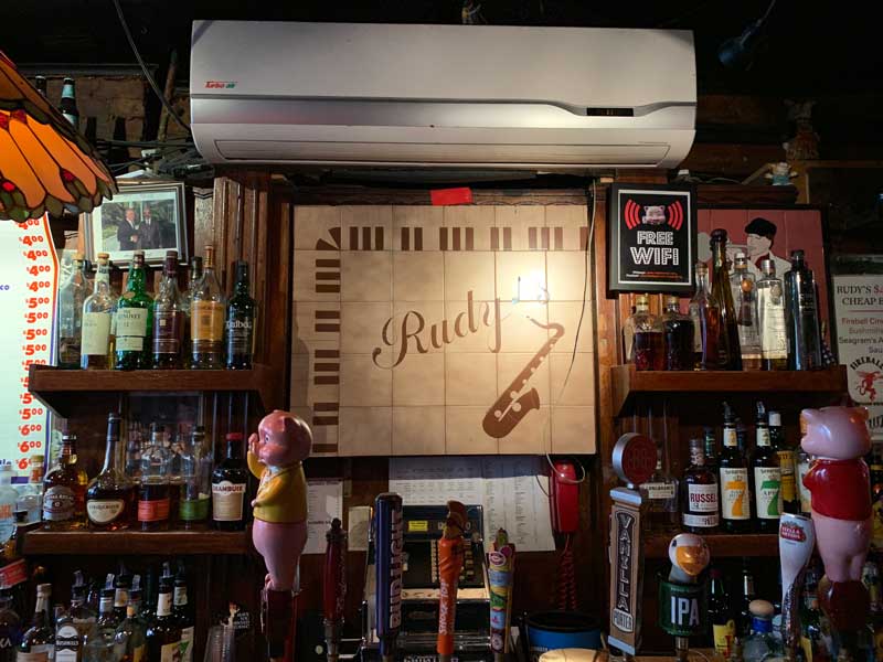 rudy's bar
